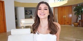 Brooke Monk địt em người mẫu xinh đẹp